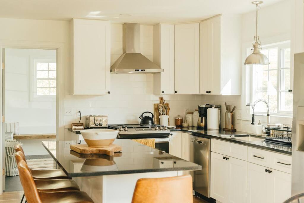 Cozy Cottage, Hot Tub, Fire Pit, 15Min To Hudson And Hiking Catskill Exterior foto